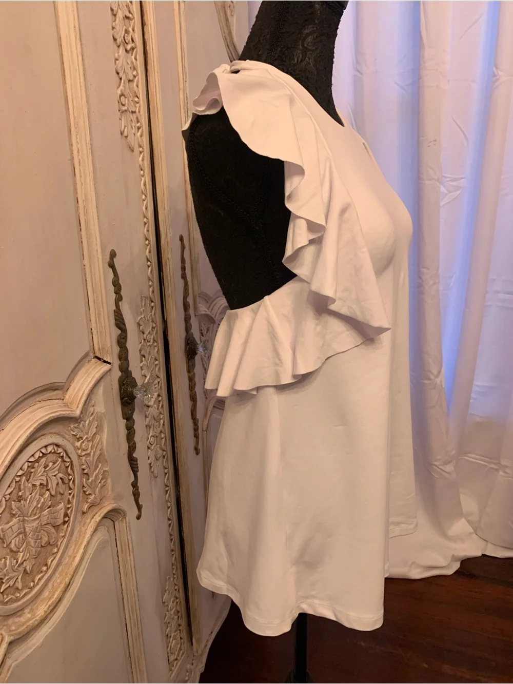 Susana Monaco White Ruffle Tie Back Top Size M NWT - Picture 10 of 11